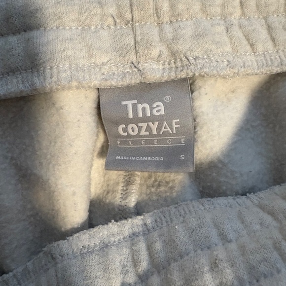 TNA CozyAF Fleece Boyfriend Sweatpants — Heather Grey (Size S) - Picture 3 of 3